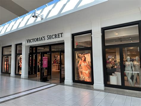 Victoria's Secret at Dadeland Mall .